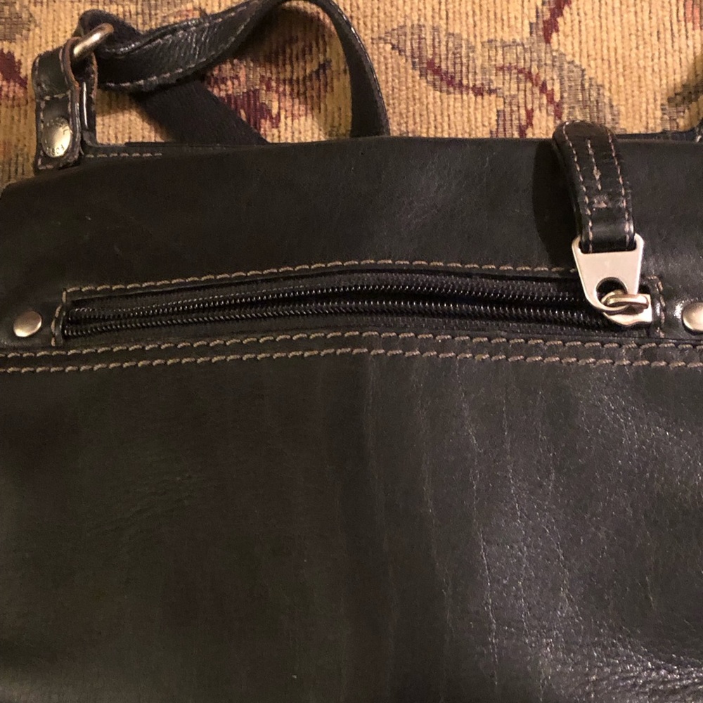 Wmn’s Fossil crossbody purse - Picture 3 of 10